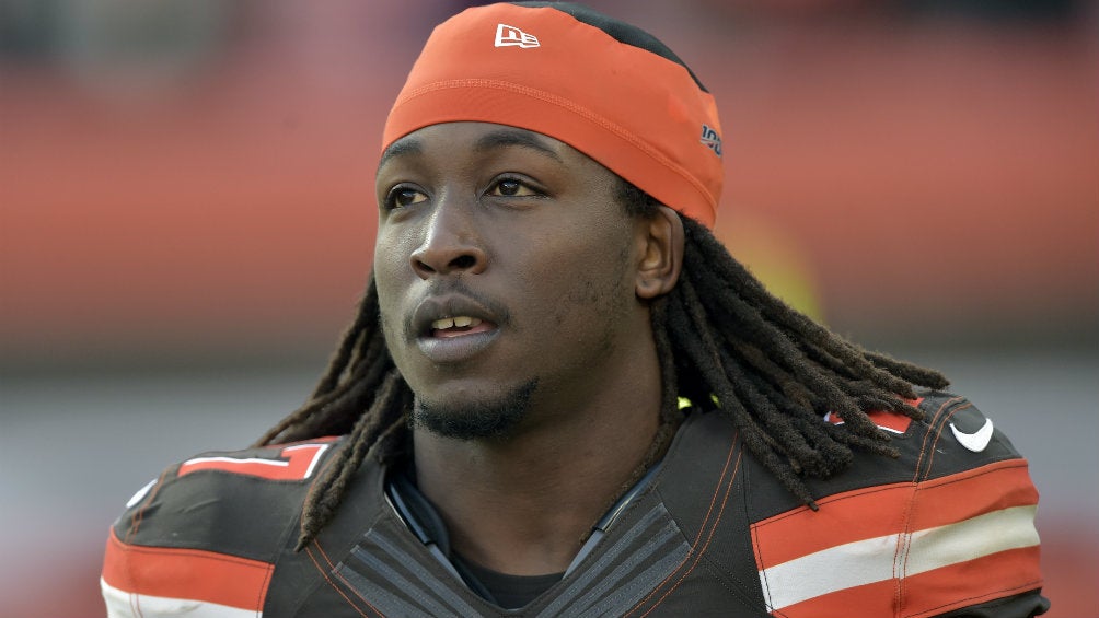 Kareem Hunt durante un partido con los Browns