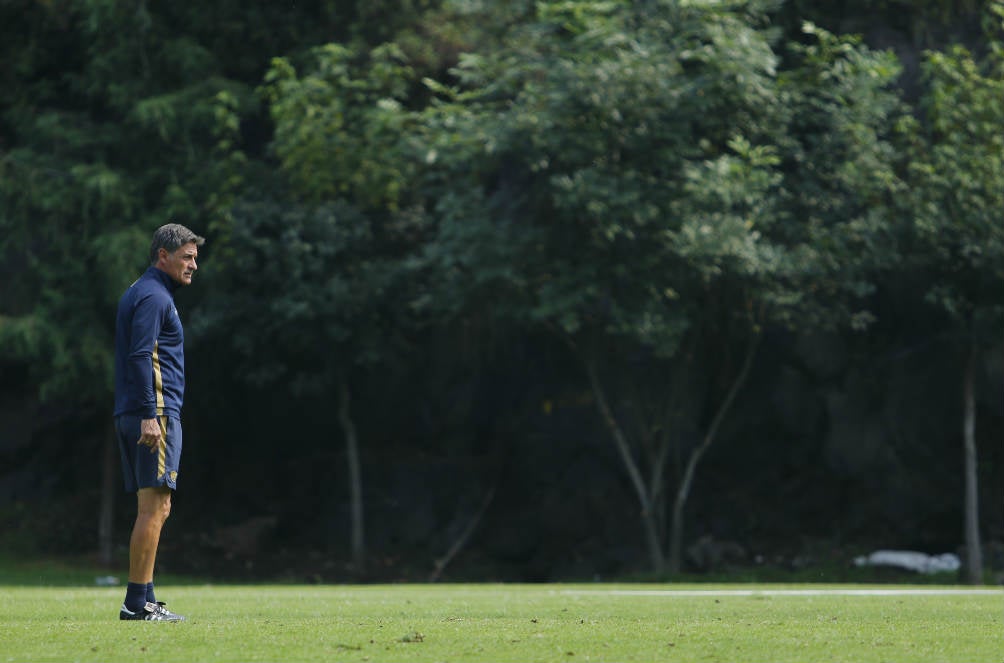 Miguel González 'Michel' en un entrenamiento en Cantera