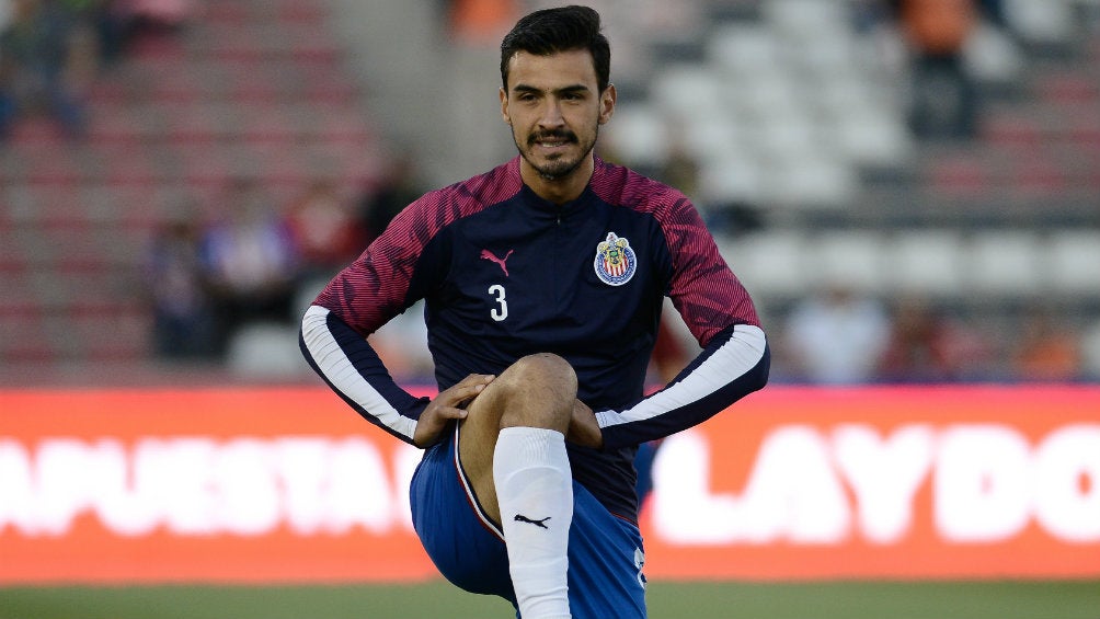 Oswaldo Alanís en entrenamiento con Chivas