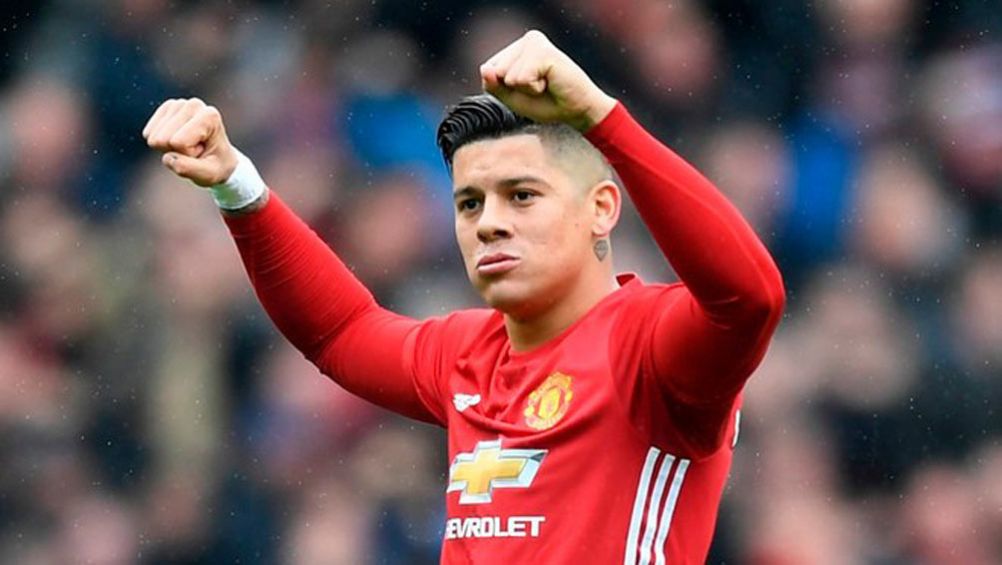 Marcos Rojo celebra un gol con el Manchester United