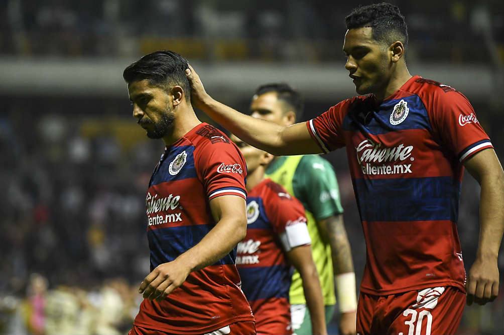 Sepúlveda apoyando a Ponce tras su fallo de penal  