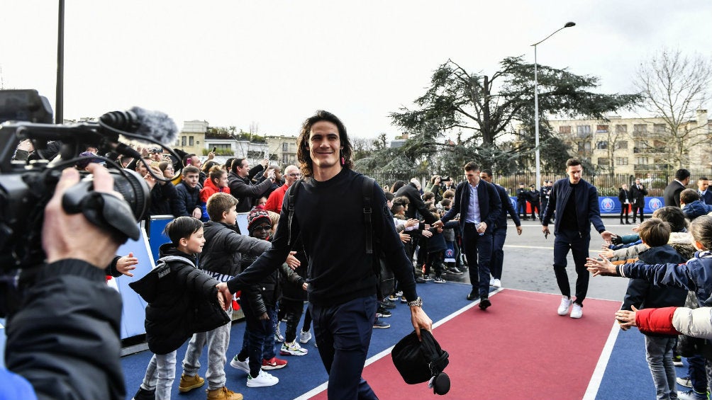 Edinson Cavani previo a un partido con PSG