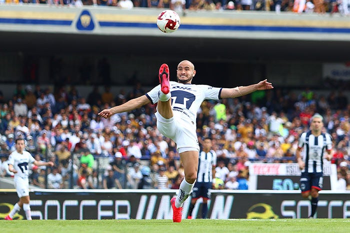 Carlos González, en un partido en CU