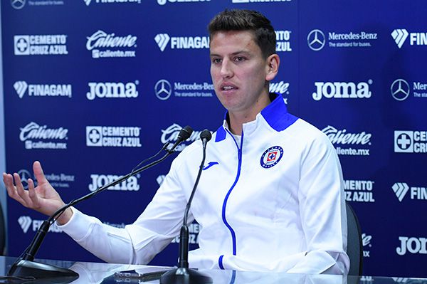  Igor Lichnovsky en conferencia de prensa con Cruz Azul