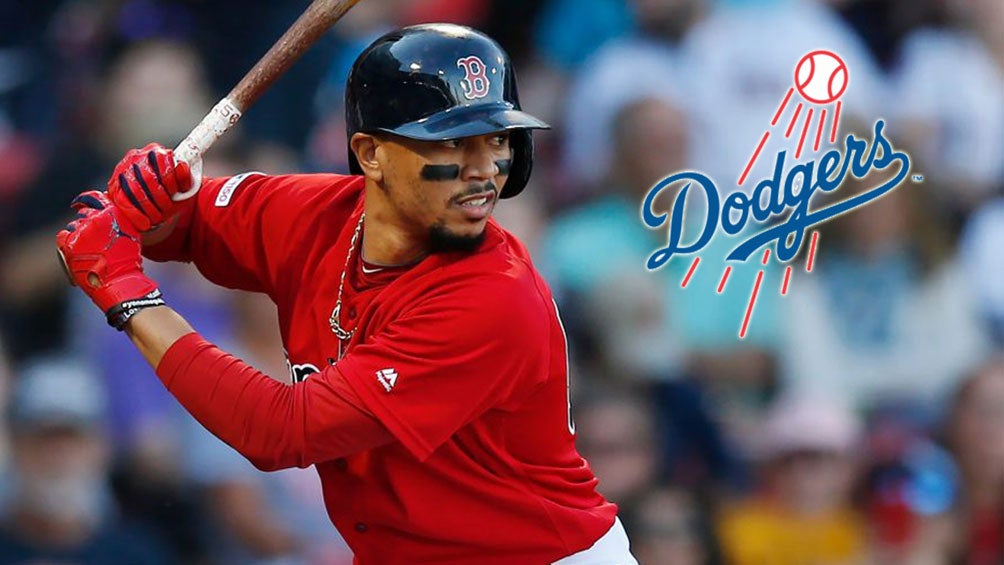 Mookie Betts durante un partido de los Red Sox