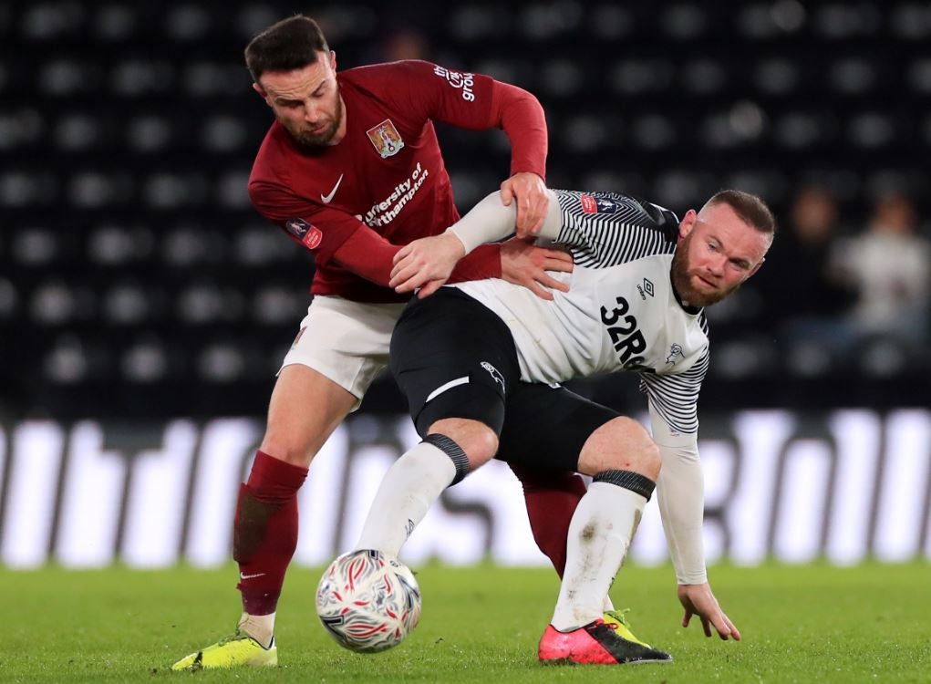 Wayne Rooney durante un juego del County