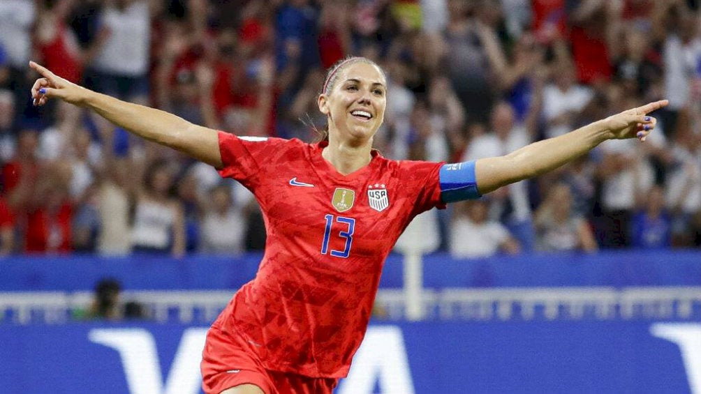 Alex Morgan celebra un gol con su selección