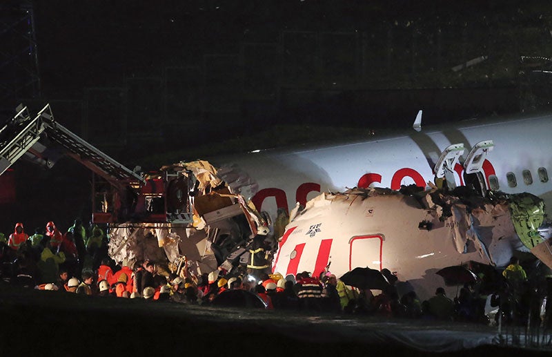 Así quedó la aeronave tras el aterrizaje