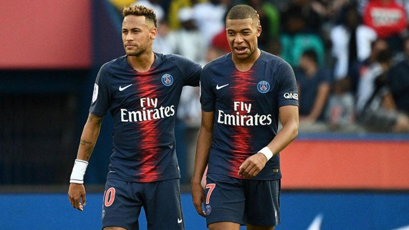 Neymar y Mbappé celebran un gol con el PSG