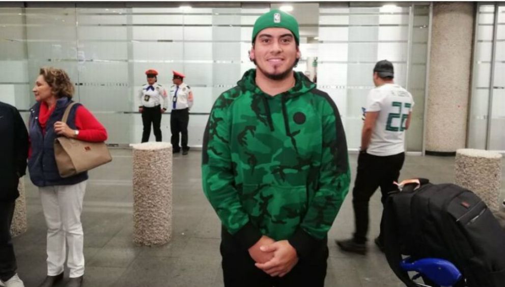 Rodrigo Ibarra en el aeropuerto de la CDMX