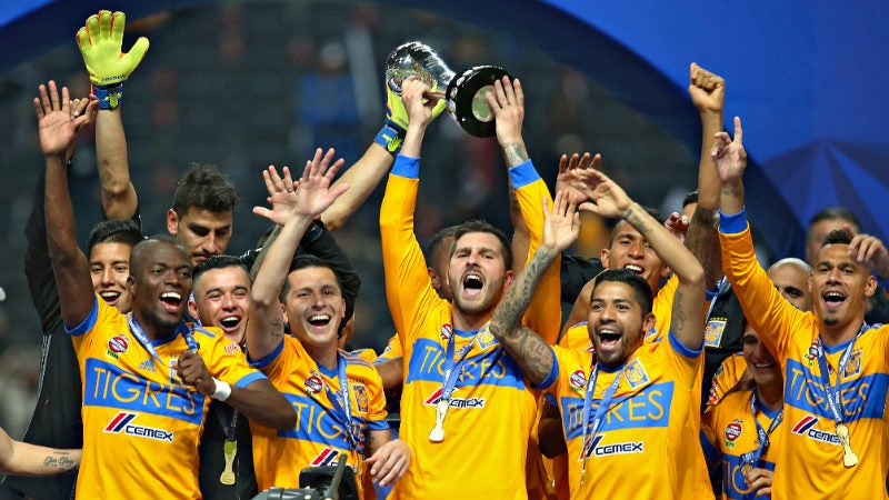 Tigres festejando campeonato