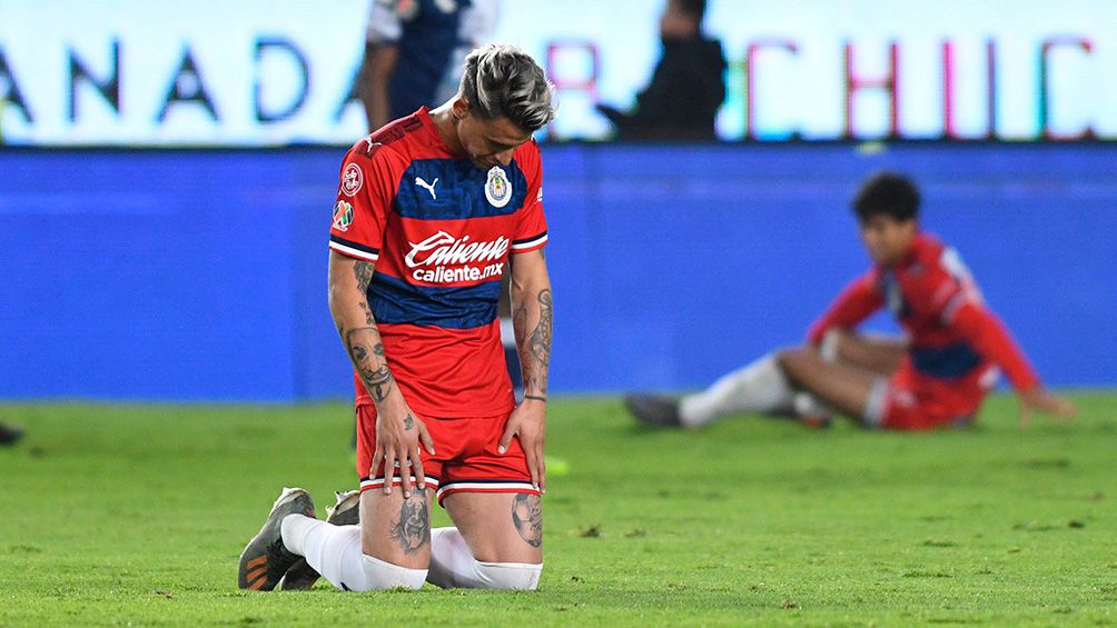 El Chicote Calderón  se lamenta en el partido contra Pachuca