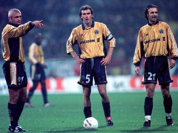 Christophe Dugarry (21) junto a Laurent Blanc (5)