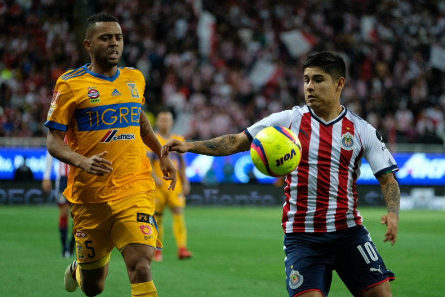 El brasileño en duelo ante Chivas