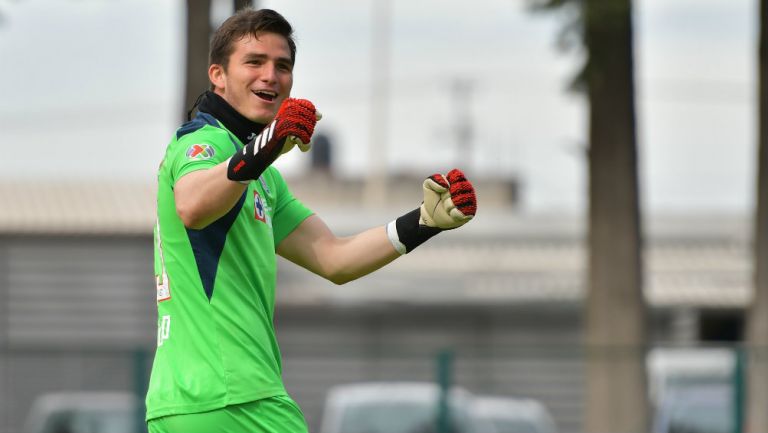 Sebastián Jurado, feliz en un duelo de Cruz Azul