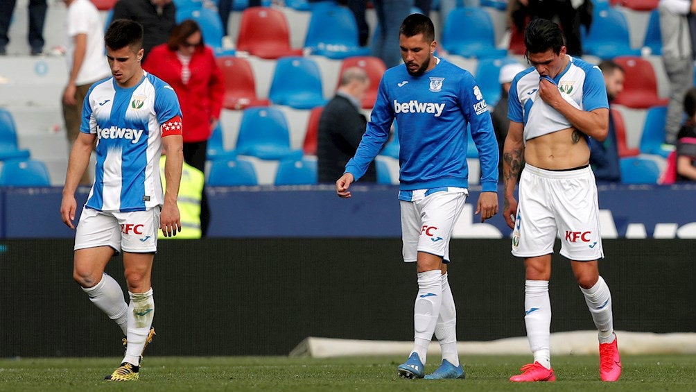 Jugadores del Leganés tras caer ante Levante