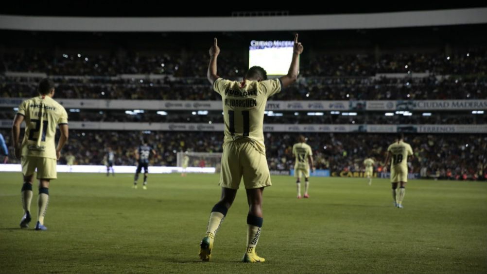 Andrés Ibargüen celebrando su anotación con América ante Gallos Blancos