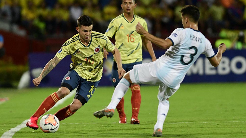 Nicolás Benedetti durante un partido con Colombia