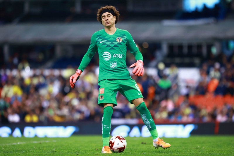 Ochoa en partido de Liga MX