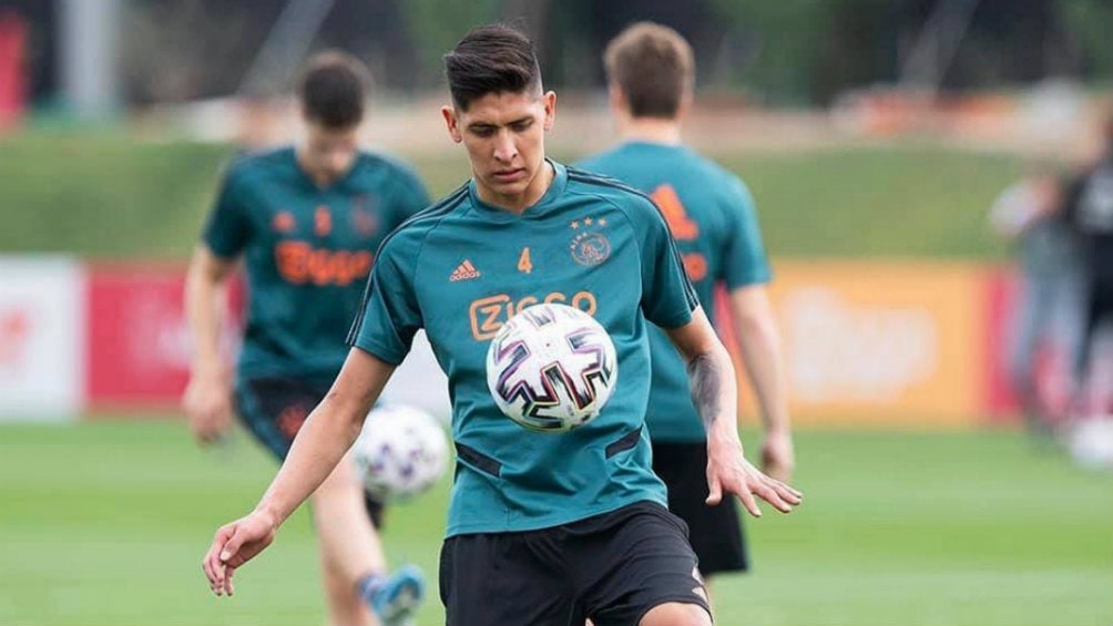 Edson Álvarez entrena con el Ajax