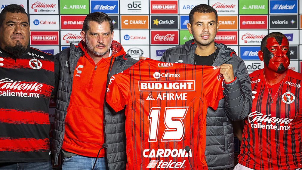 Cardona, durante su presentación como jugador de Xolos