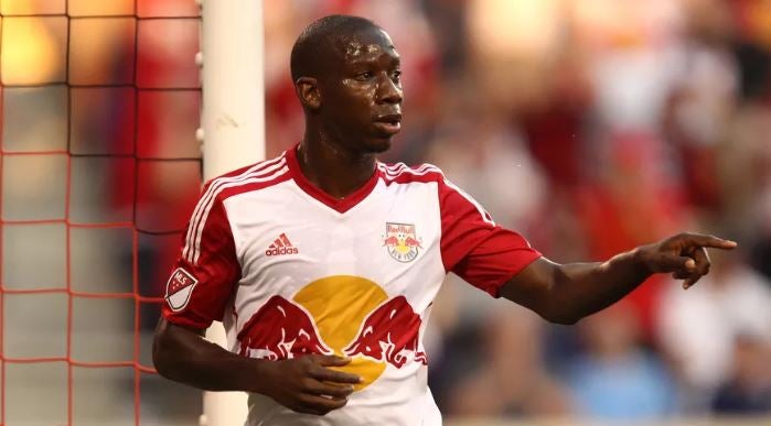 Bradley Wright-Phillips festeja una anotación