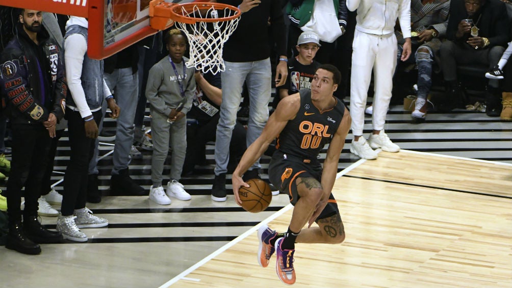 Aaron Gordon durante el concurso de clavadas