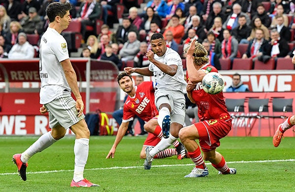 Gnabry dispara para el cuarto gol visitante