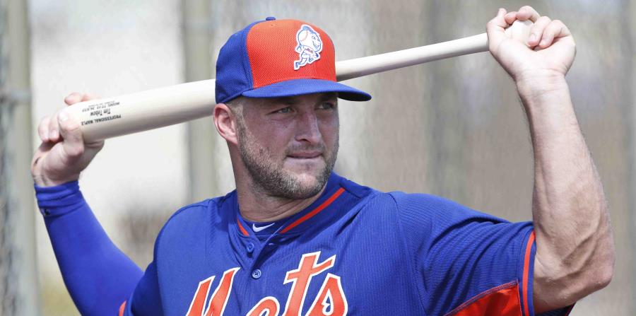 Tim Tebow en una práctica de los 'Mets'