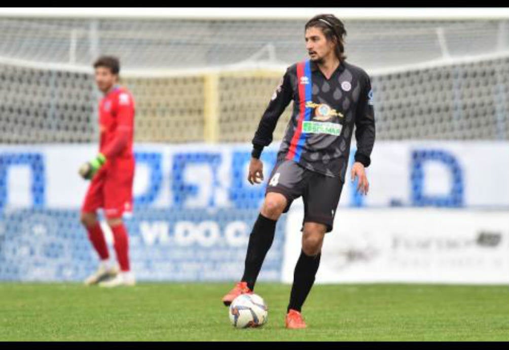 Riccardo Cretella en un un juego de Serie D