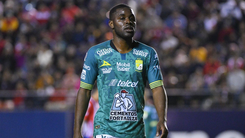 Joel Campbell durante un partido del León