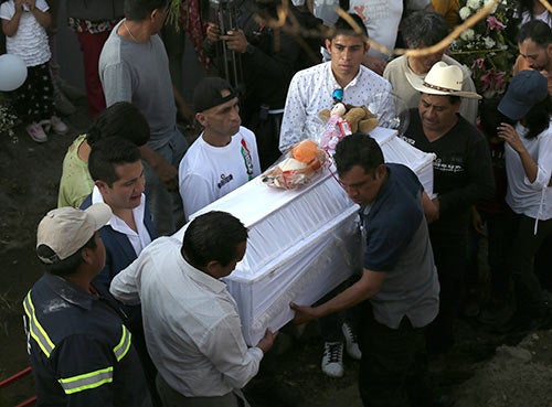 Imágenes del funeral de la niña