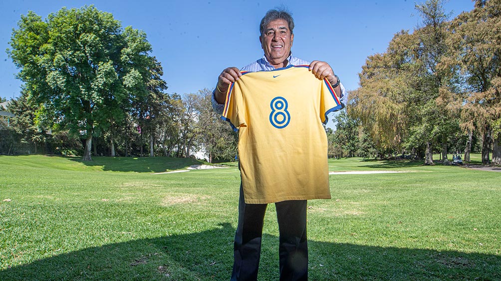 Reinoso presume su número favorito, el '8'