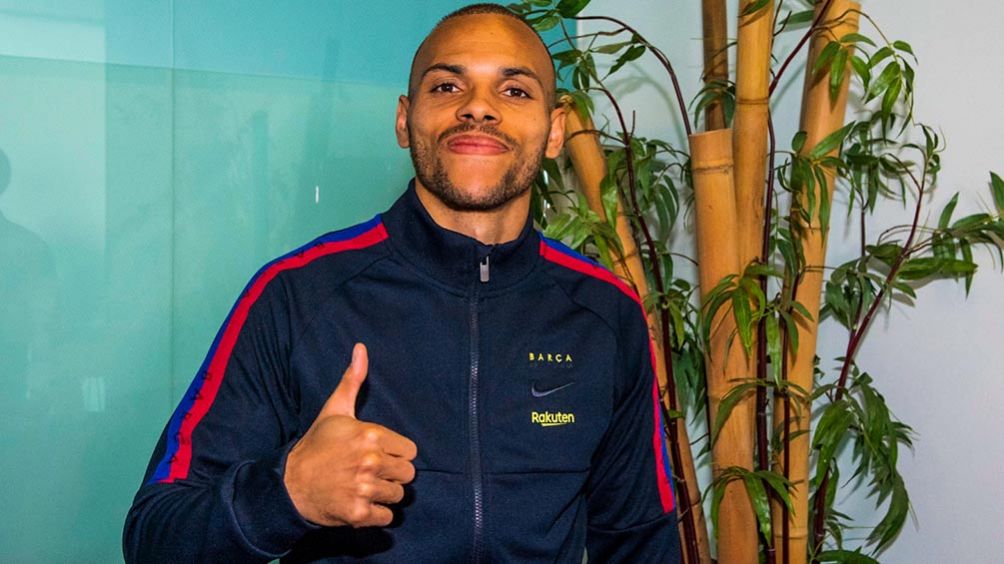 Martin Braithwaite con una chamarra del Barça