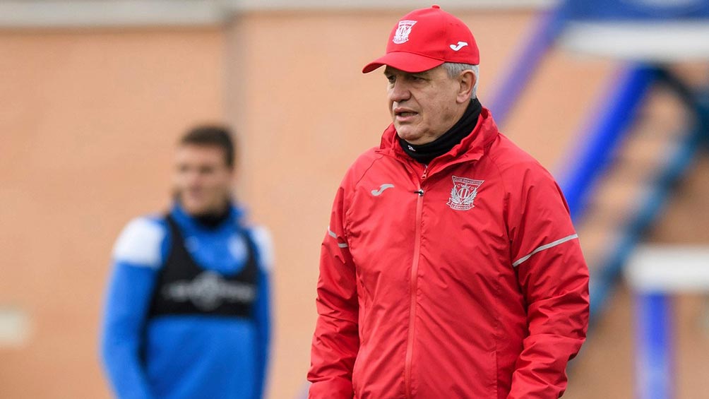 Javier Aguirre dirige un entrenamiento del Leganés 