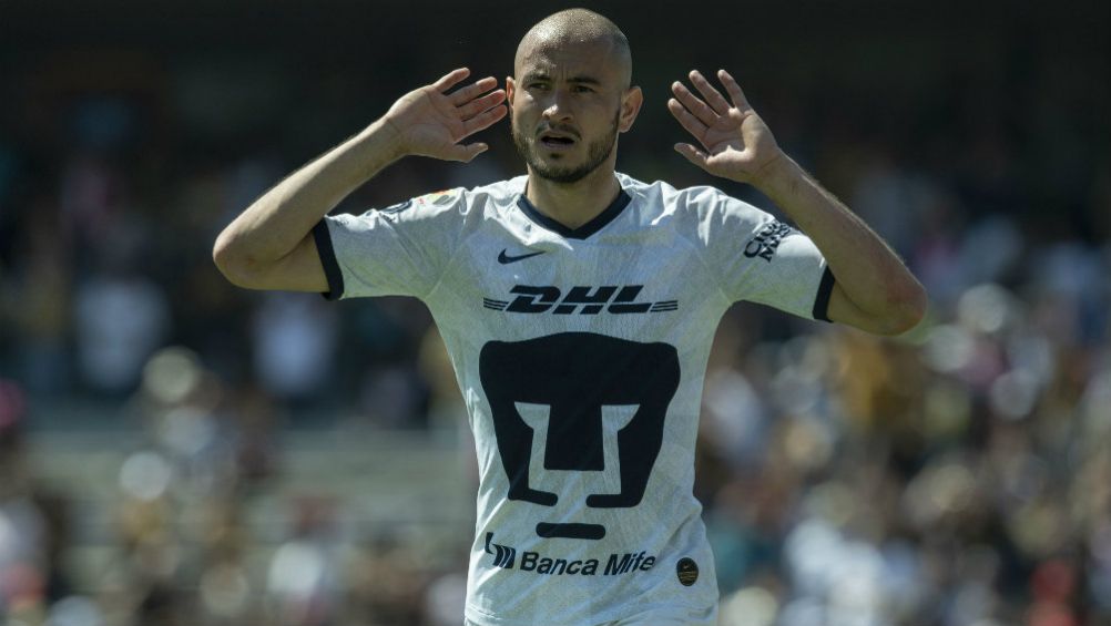 Carlos González celebrando una anotación en Ciudad Universitaria