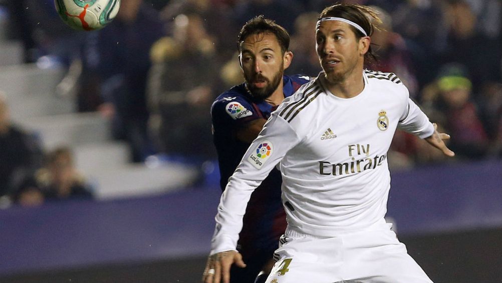 Sergio Ramos en acción ante Levante