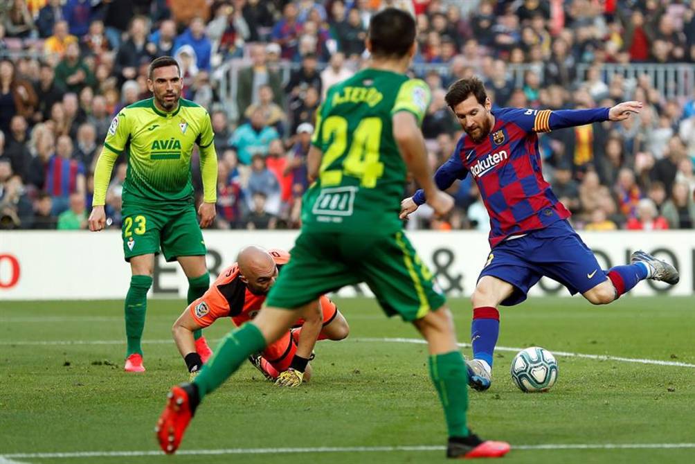 Messi en la jugada para el cuarto gol 