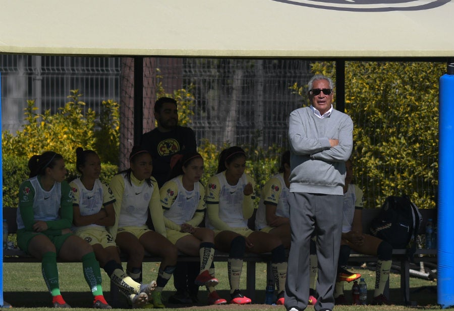 Leonardo Cuéllar durante un juego ante Querétaro