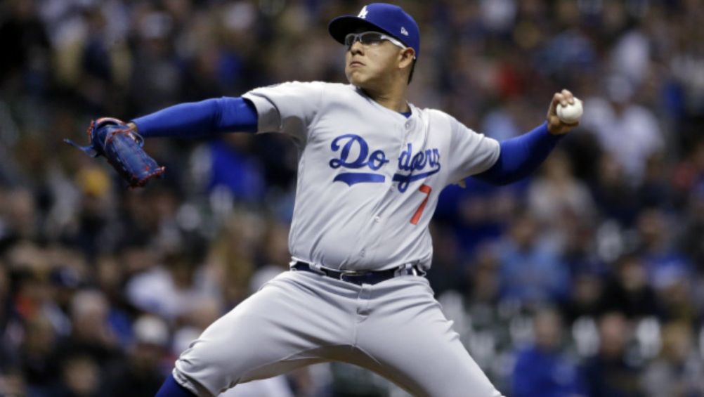 Julio Urías en acción con Los Ángeles Dodgers