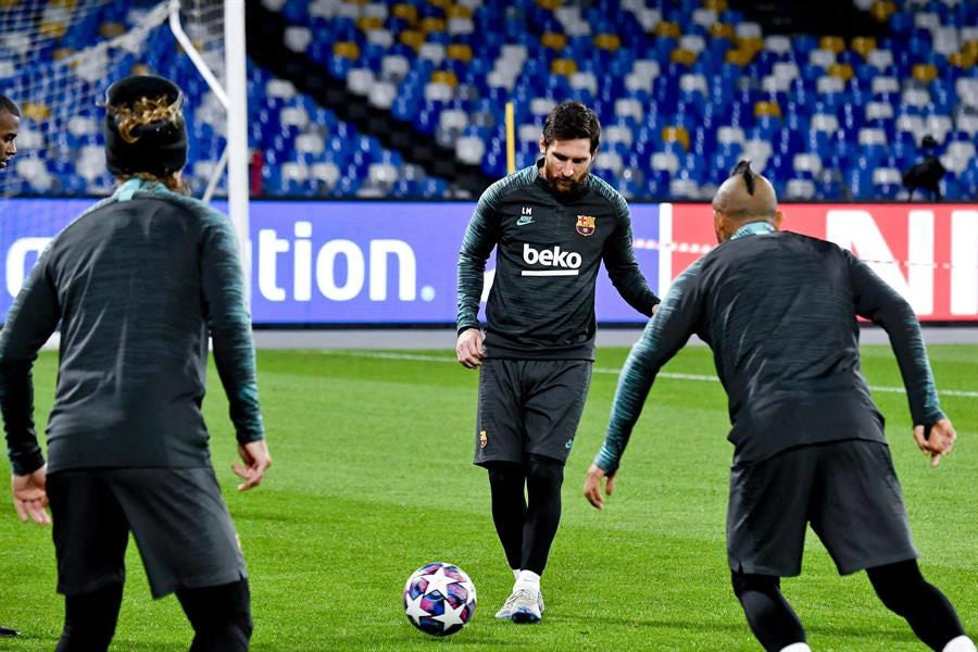 Barcelona ya entrena en Nápoles