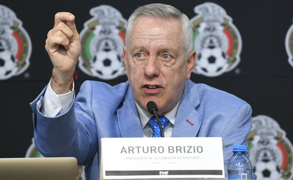 Arturo Brizio en conferencia de prensa