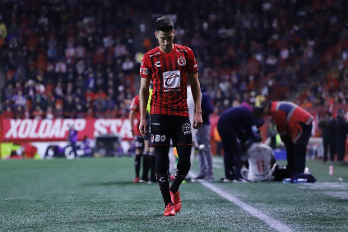 Lainez, sale expulsado del partido ante Chivas