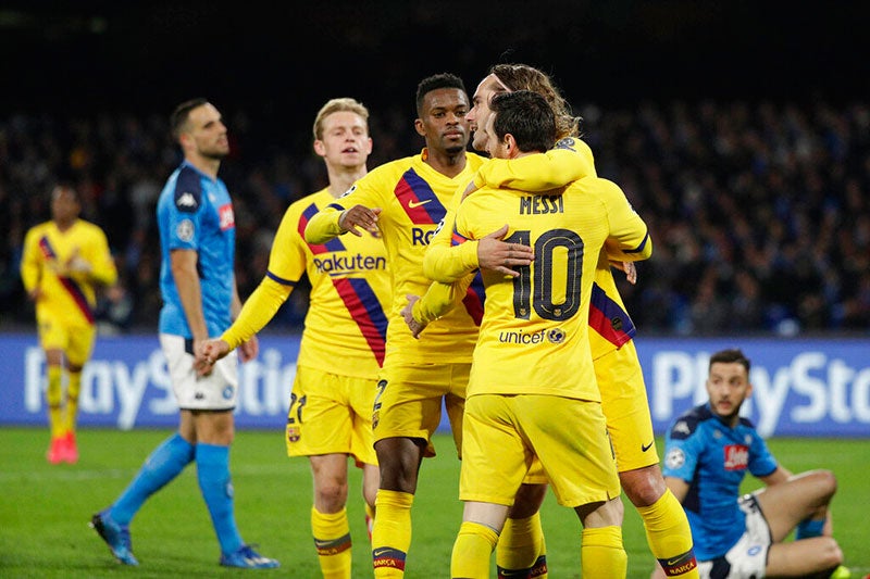 Jugadores del Barcelona celebran el gol contra Napoli