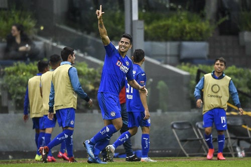 Lucas Passerini festeja un gol con La Máquina