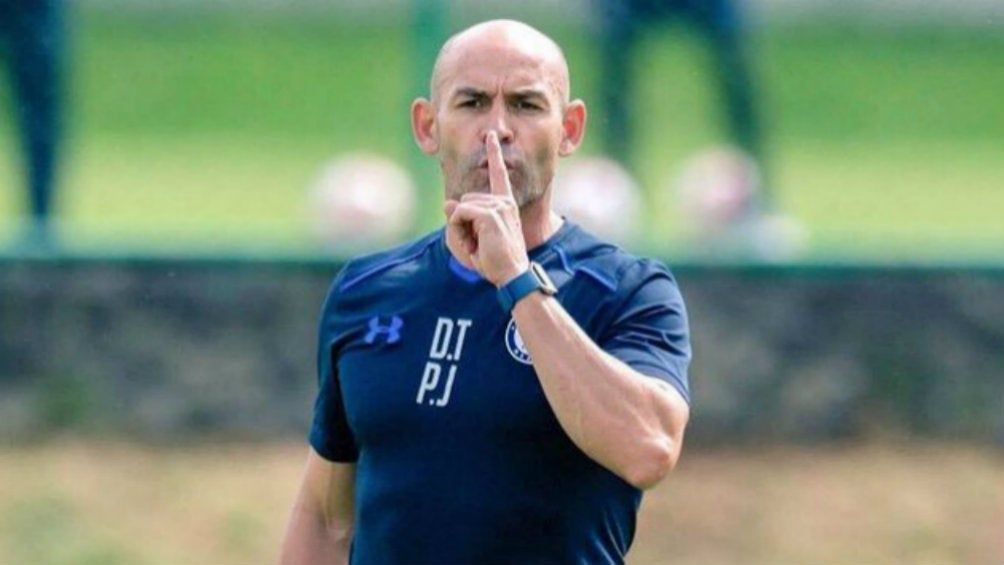 Jémez dirigiendo a Cruz Azul