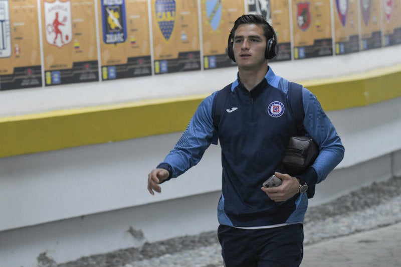 Jurado llegando al Estadio Azteca