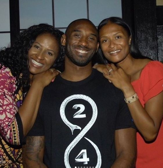 Kobe Bryant junto a su hermana