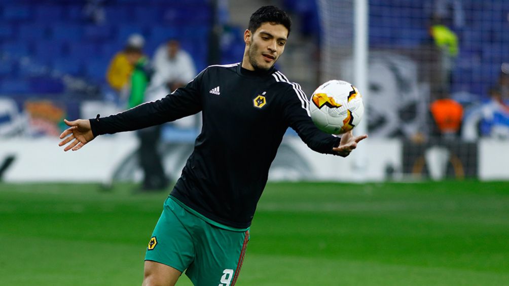 Raúl Jiménez previo a un juego de Wolves