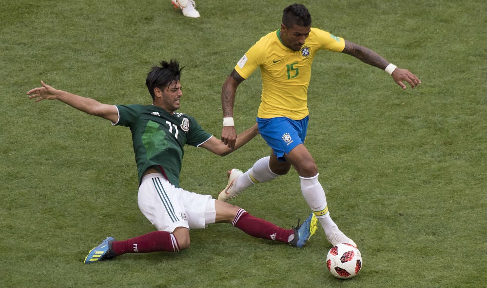 Carlos Vela durante un partido con la Selección Mexicana